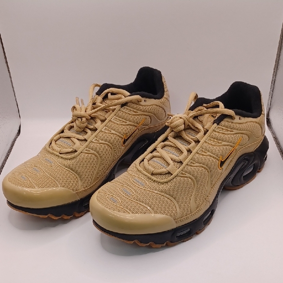 NEW Nike Air Max Plus GS Wheat Grass & Black Size 7Y Or Womens 8.5 US DZ6308-700 - Picture 1 of 15